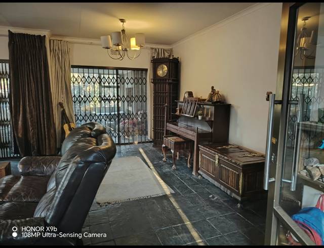 3 BEDROOM HOUSE FOR SALE IN VANDERBIJLPARK SE 2